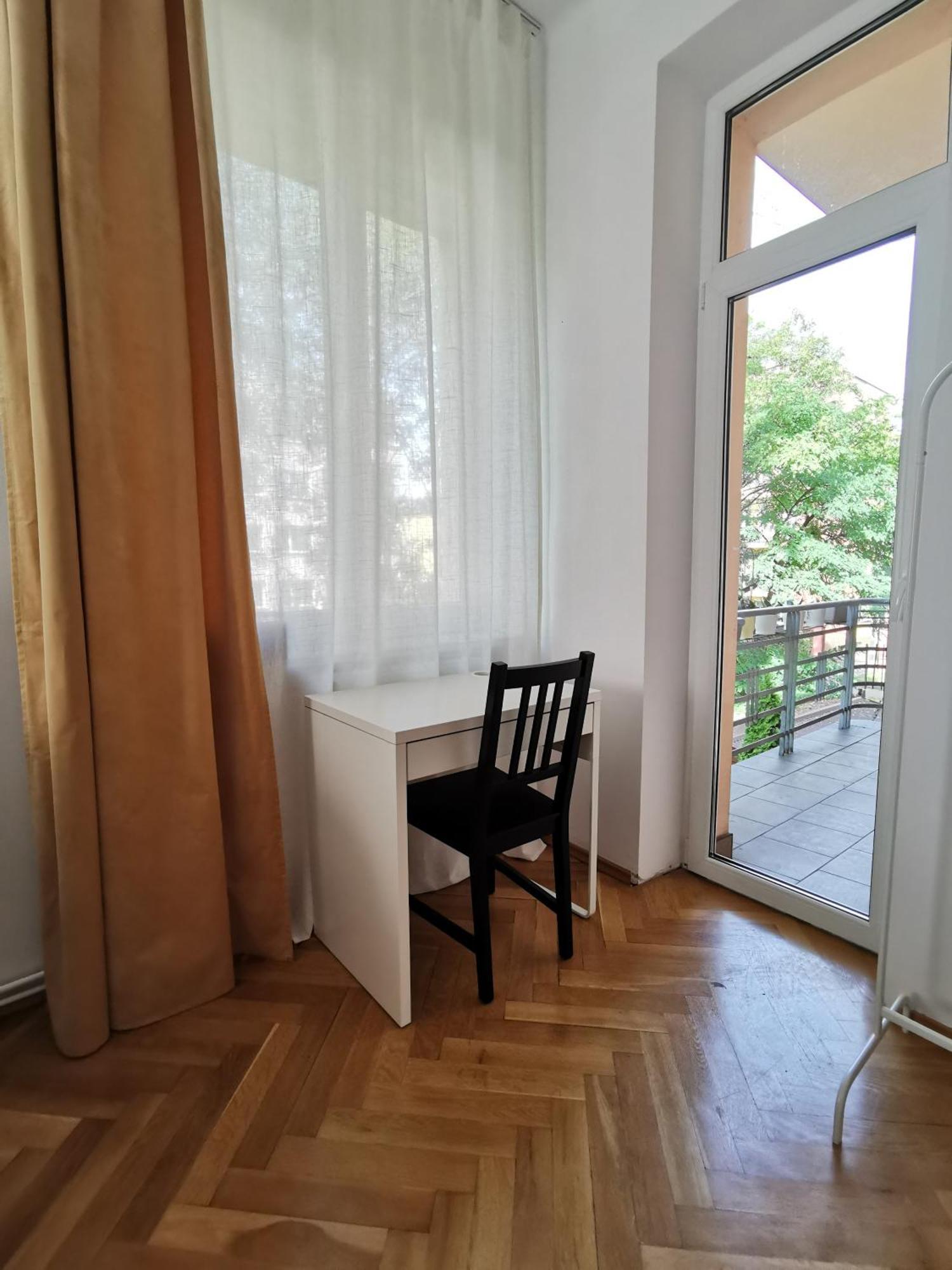 Cozy Spacious Apartment With Balcony كراكوفيا المظهر الخارجي الصورة